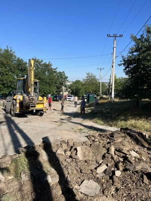 Примэрия и Совет мун. Чадыр-Лунга реализуют очередные 3 проекта по ремонту участков местных дорог.