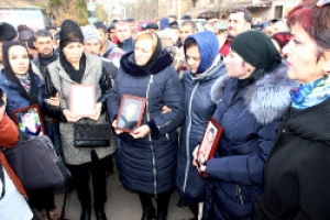 Митинг протеста в Чадыр-Лунге собрал около тысячи горожан