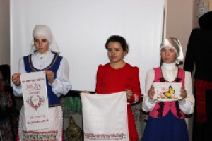 Ученицы гимназии П.Казмалы провели исследование на тему: &laquo;Адет Басмасы&raquo;