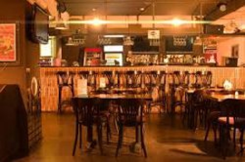 О режиме работы баров: обсудим проблему вместе