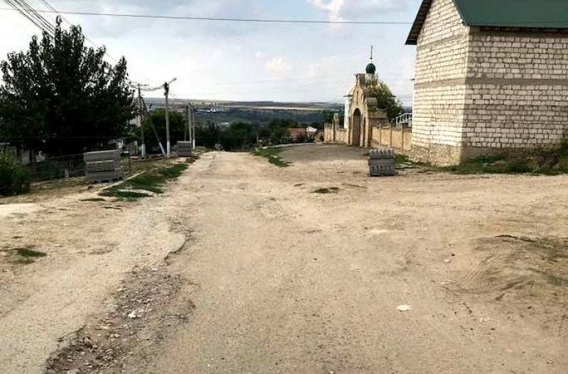 Начался ремонт дорожного полотна на участке улицы Чехова