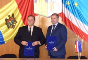 Чадыр-Лунга и Тыргу -Окна (Румыния) подписали соглашение о сотрудничестве