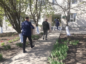 Христианская церковь &laquo;Источник жизни&raquo; подарила районной больнице защитные экраны