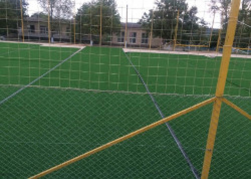 Строительство футбольной площадки в районе 6-ой школы завершится к 1 сентября