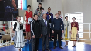 В Чадыр-Лунге состоялось награждение победителей международного турнира по боксу (Фото) (Видео)