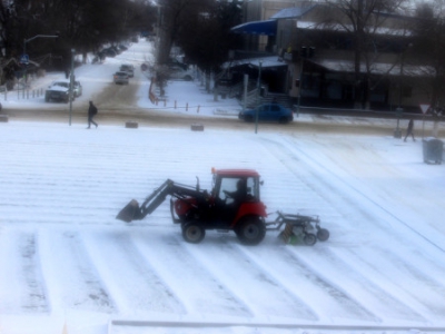 В Чадыр-Лунге оперативно расчищают дороги от снега