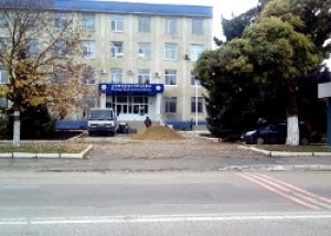 Прилегающая территория к зданию Районной администрации будет выложена брусчаткой