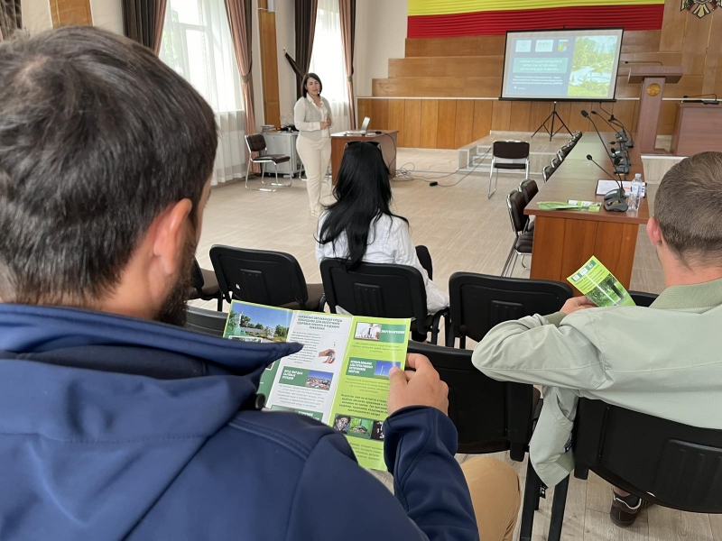 В Чадыр-Лунге обсудили экологические проблемы, связанные с накоплением и утилизацией твердых бытовых отходов
