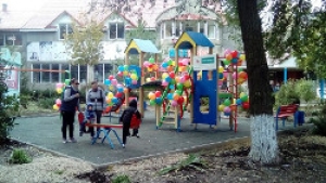 В Чадыр-Лунге состоялось открытие детской площадки